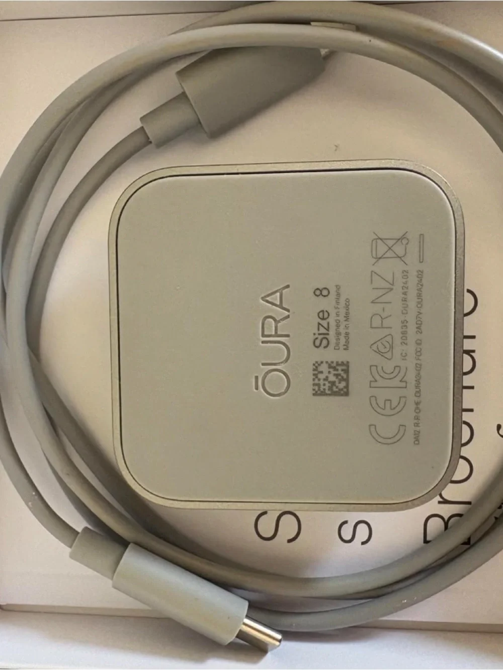 Oura Silver ring with Charging Dock with Charger